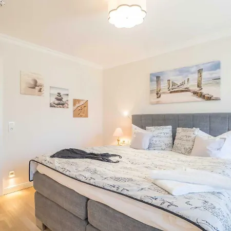 Logierhaus Friedrich -ferienwohnung Meeresrauschen - 1.reihe * Zingst