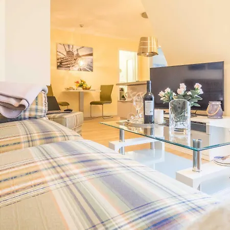 Logierhaus Friedrich -ferienwohnung Meeresrauschen - 1.reihe Lejlighed *